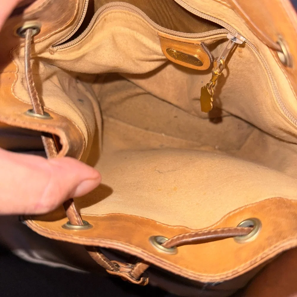 Vintage Gucci Bucket Bag - Picture 6 of 9
